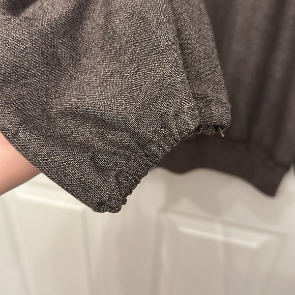 BD Collection pullover. Medium - Picture 5 of 7